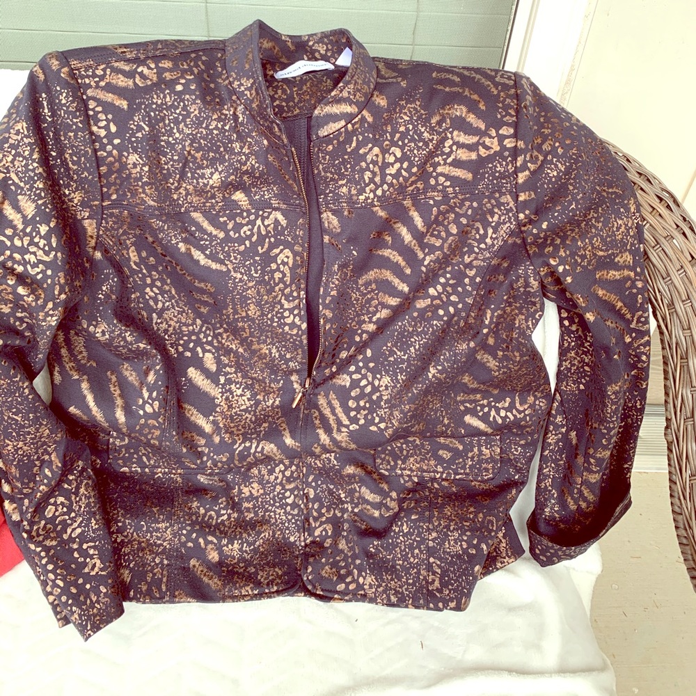 Size 16: Alfred Dunner navy with gold touches